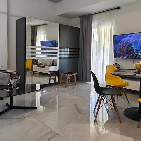 Apartment Sea Story 2 *
